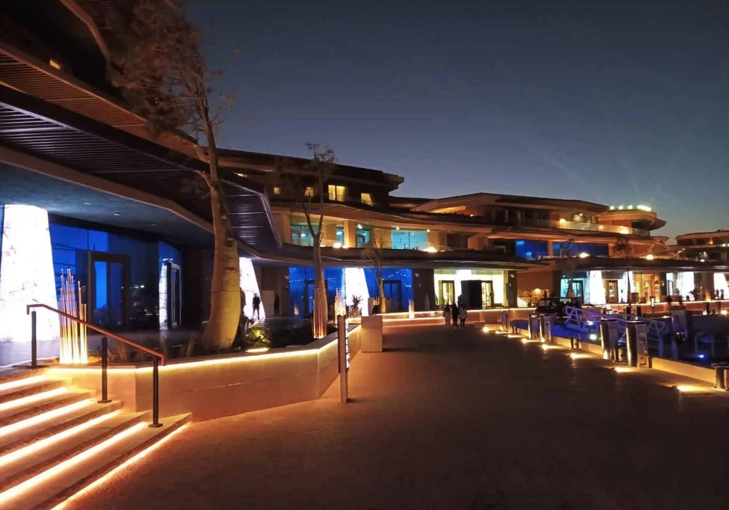 Immersive Façade Lighting image 1